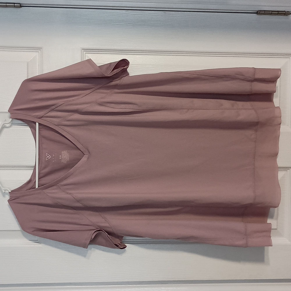 Lane Bryant LIVI Active  V-neck Activewear Shirt Split Open Back (a100)